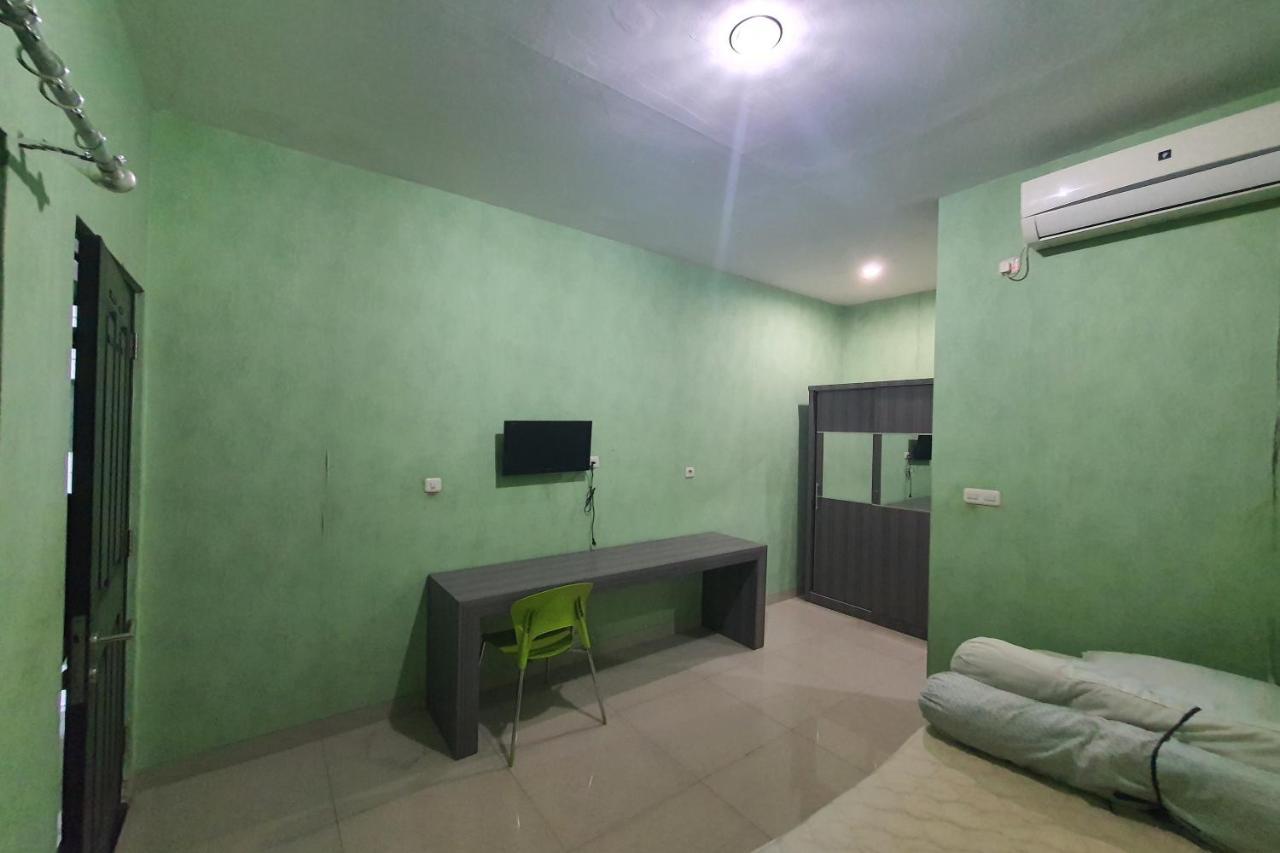 Oyo 93109 Garden Homestay 1 Tpr Surabaya Kültér fotó