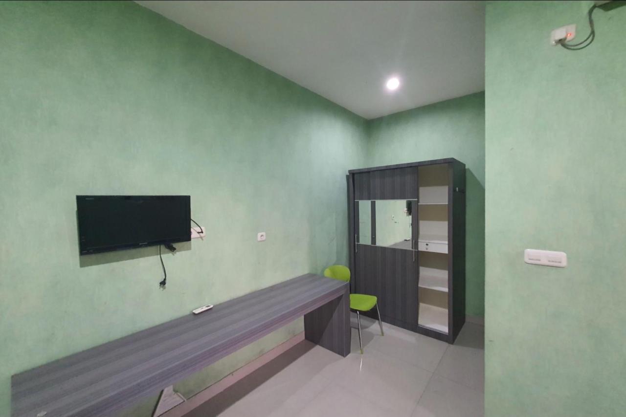 Oyo 93109 Garden Homestay 1 Tpr Surabaya Kültér fotó