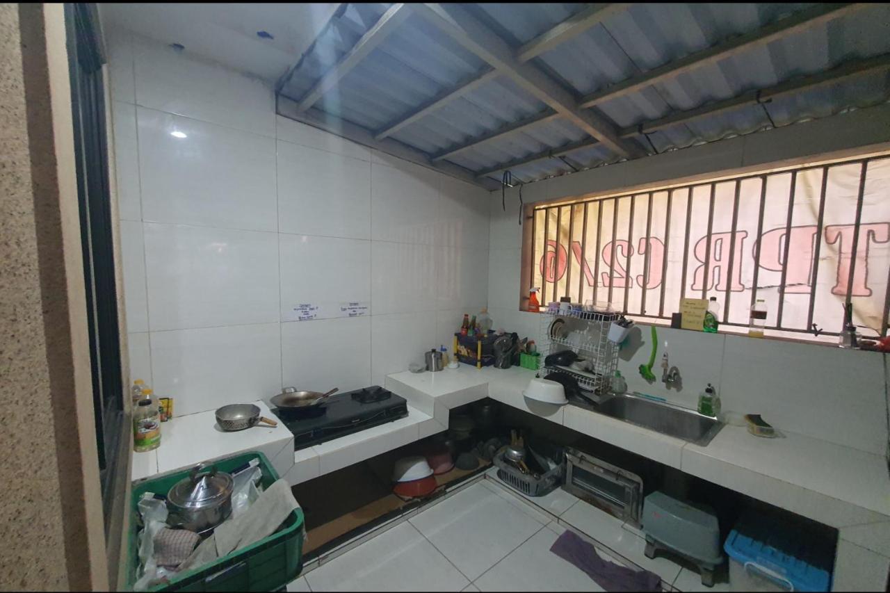 Oyo 93109 Garden Homestay 1 Tpr Surabaya Kültér fotó