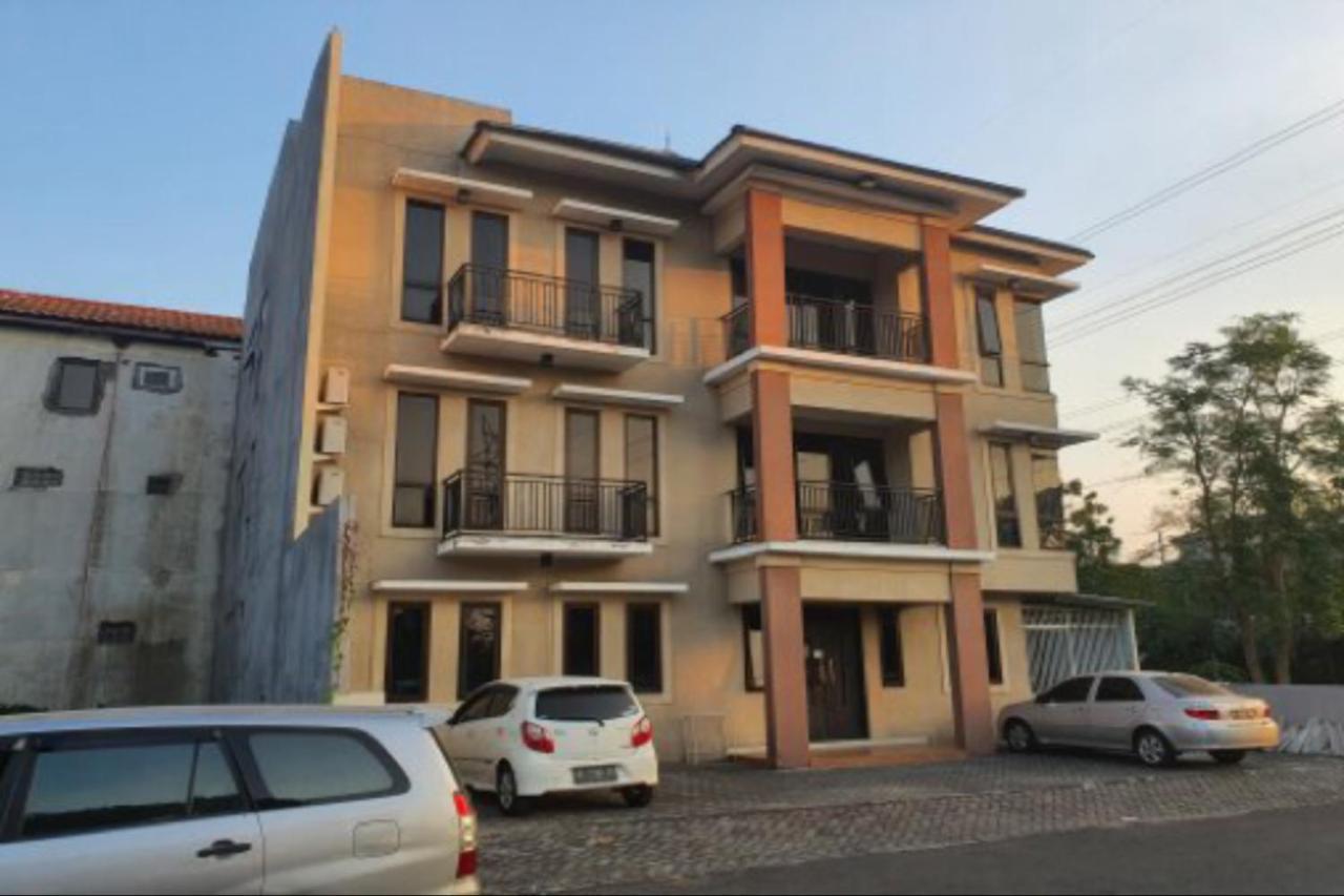 Oyo 93109 Garden Homestay 1 Tpr Surabaya Kültér fotó