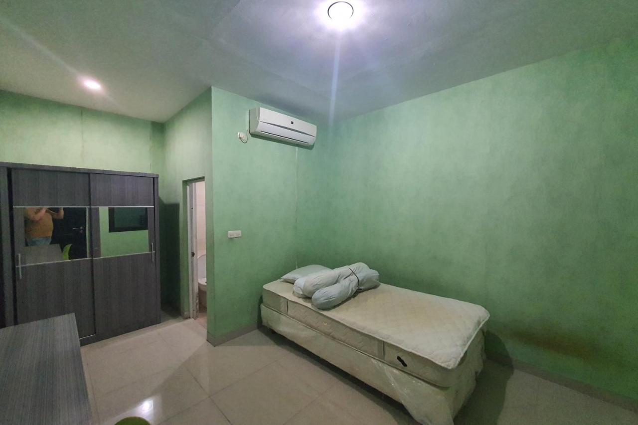 Oyo 93109 Garden Homestay 1 Tpr Surabaya Kültér fotó
