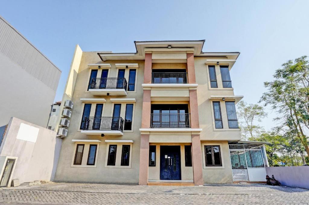 Oyo 93109 Garden Homestay 1 Tpr Surabaya Kültér fotó