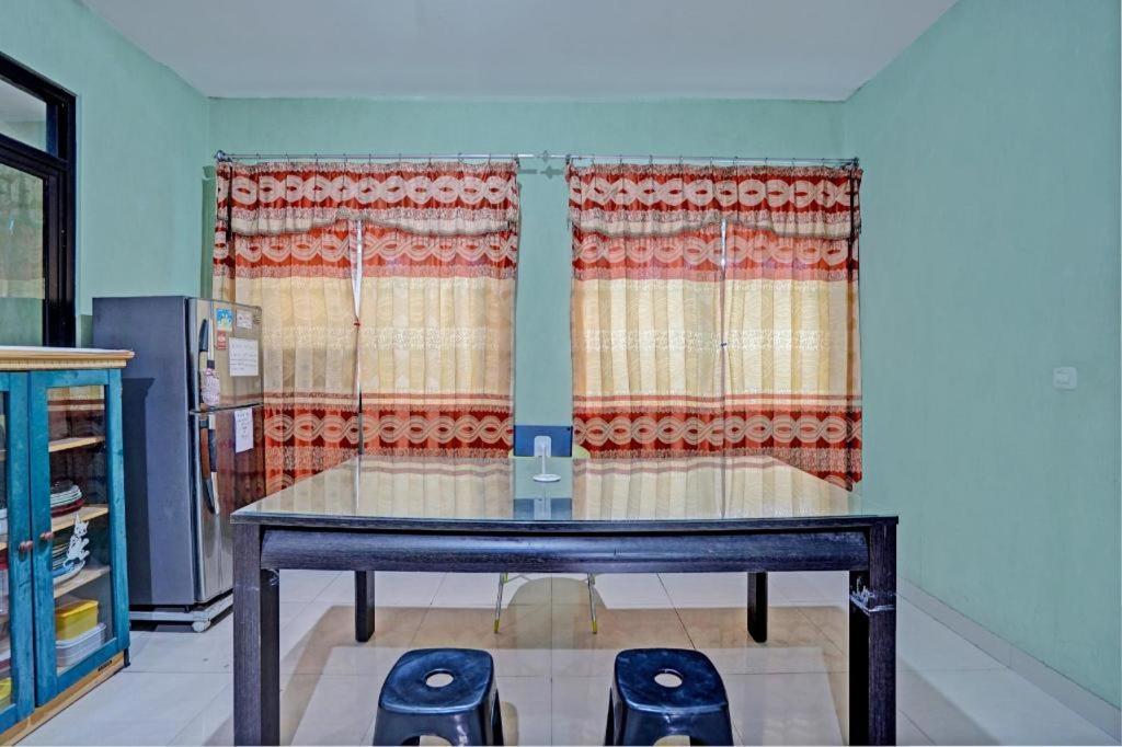 Oyo 93109 Garden Homestay 1 Tpr Surabaya Kültér fotó