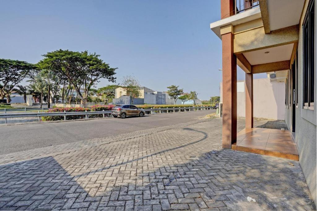 Oyo 93109 Garden Homestay 1 Tpr Surabaya Kültér fotó
